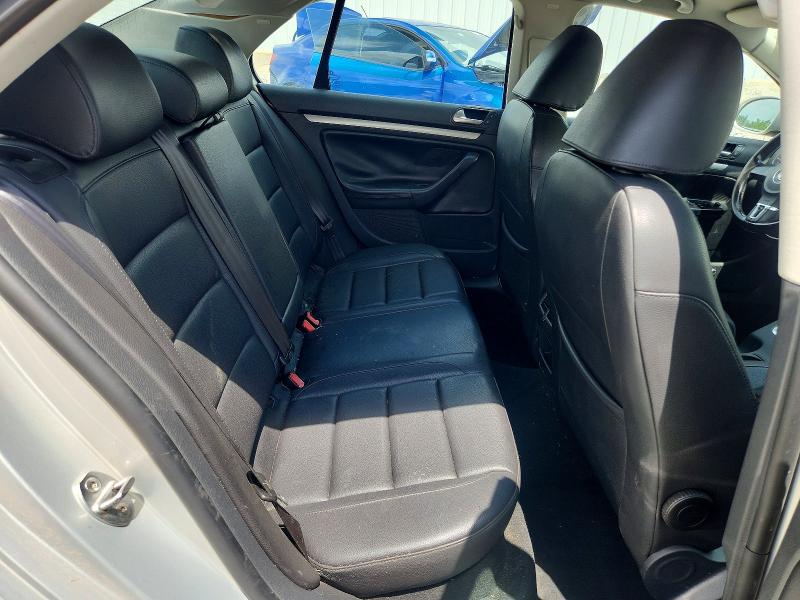 2010 Volkswagen Jetta მანქანა იყიდება აუქციონზე, vin: 3VWRX7AJ8AM115962, აუქციონის ნომერი: 60766226