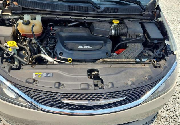 63322336 :رقم المزاد ، 2C4RC1EG1HR669261 vin ، 2017 Chrysler Pacifica مزاد بيع