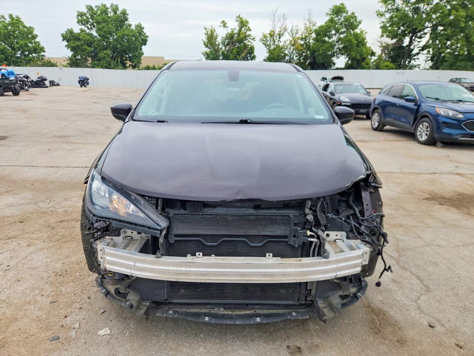 Auction sale of the 2017 Chrysler Pacifica, vin: 2C4RC1DG6HR614645, lot number: 62331006