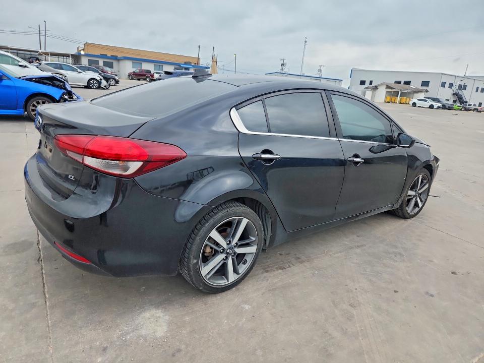 2017 Kia Forte მანქანა იყიდება აუქციონზე, vin: 3KPFL4A8XHE005223, აუქციონის ნომერი: 62651516