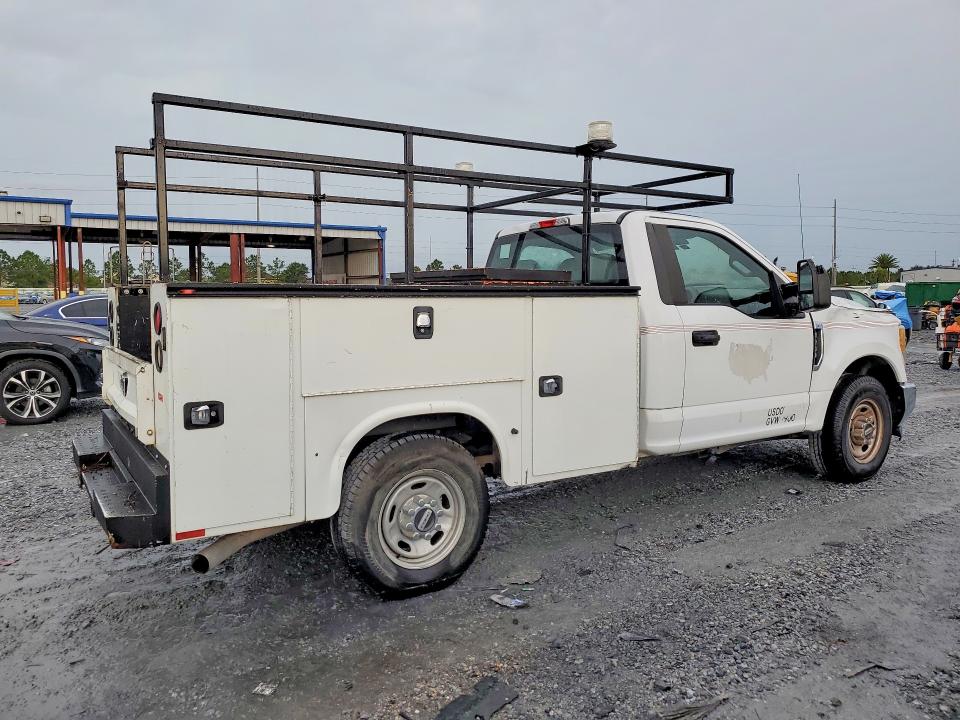 61770266 :رقم المزاد ، 1FDBF2A60HEB60251 vin ، 2017 Ford F250supdty مزاد بيع