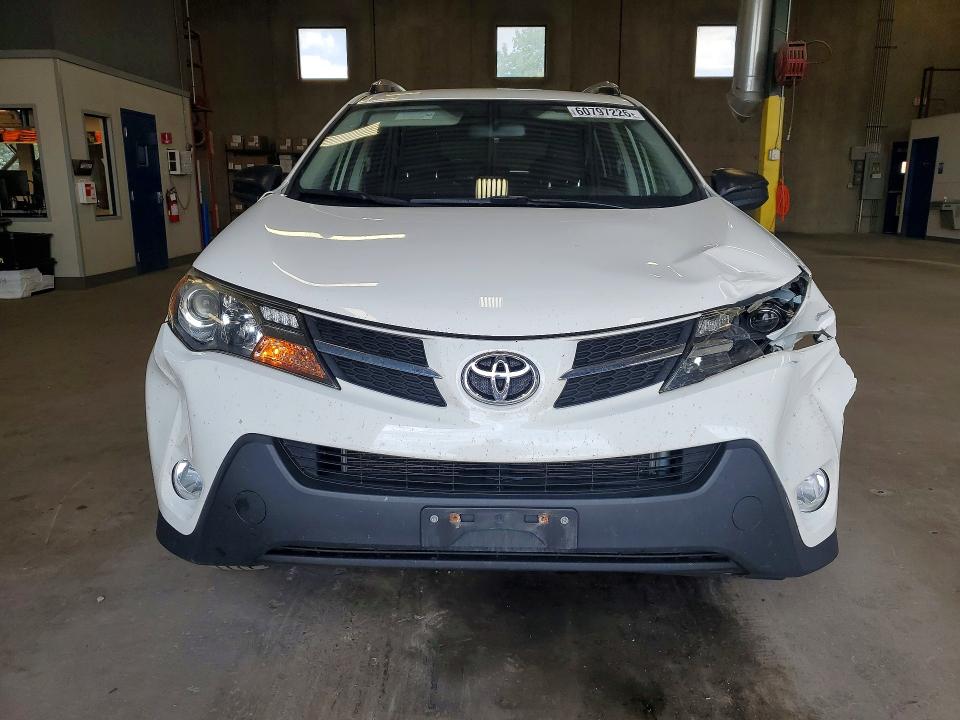 60797226 :رقم المزاد ، JTMBFREV3FJ043315 vin ، 2015 Toyota Rav4 مزاد بيع