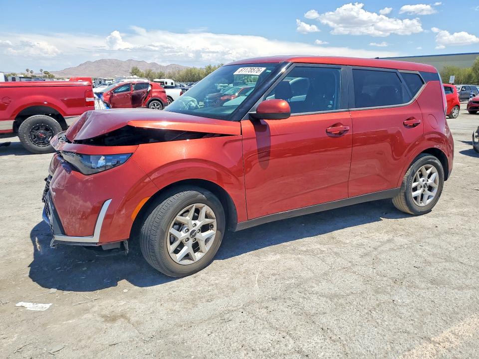 61178576 :رقم المزاد ، KNDJ23AU6P7848290 vin ، 2023 Kia Soul مزاد بيع