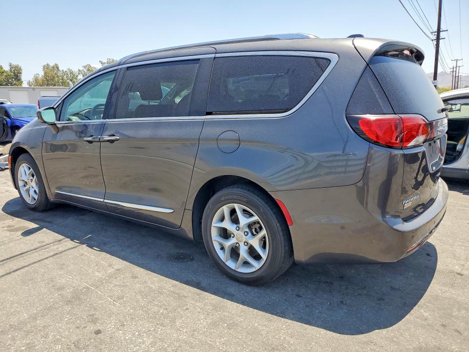 Продажа на аукционе авто 2018 Chrysler Pacifica, vin: 2C4RC1BG8JR112356, номер лота: 61443256