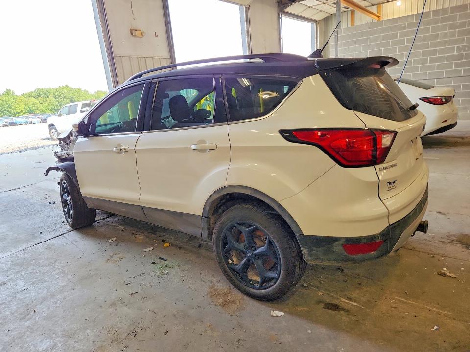 62307736 :رقم المزاد ، 1FMCU9J98KUA70226 vin ، 2019 Ford Escape مزاد بيع
