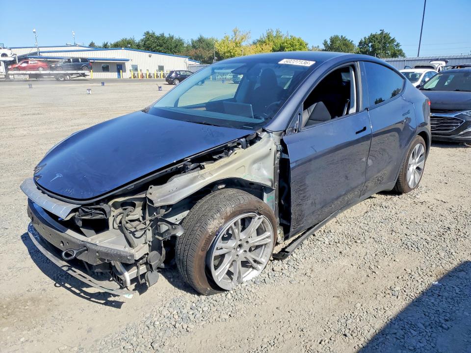 60227136 :رقم المزاد ، 7SAYGDEE8PF966878 vin ، 2023 Tesla Model Y مزاد بيع