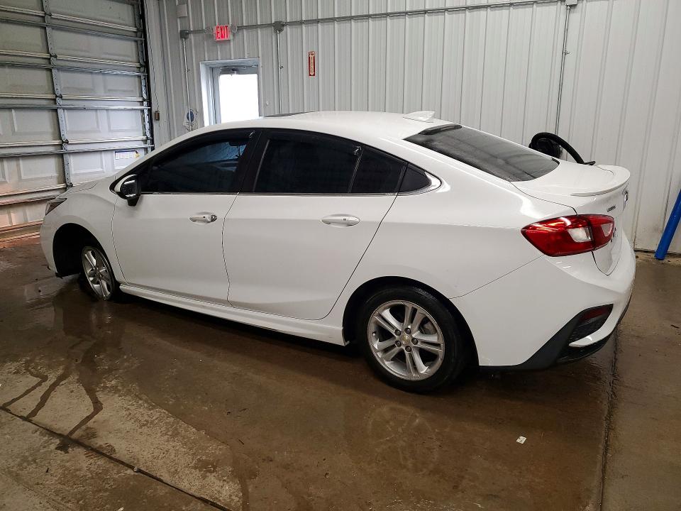 61697866 :رقم المزاد ، 1G1BE5SM6J7115551 vin ، 2018 Chevrolet Cruze مزاد بيع