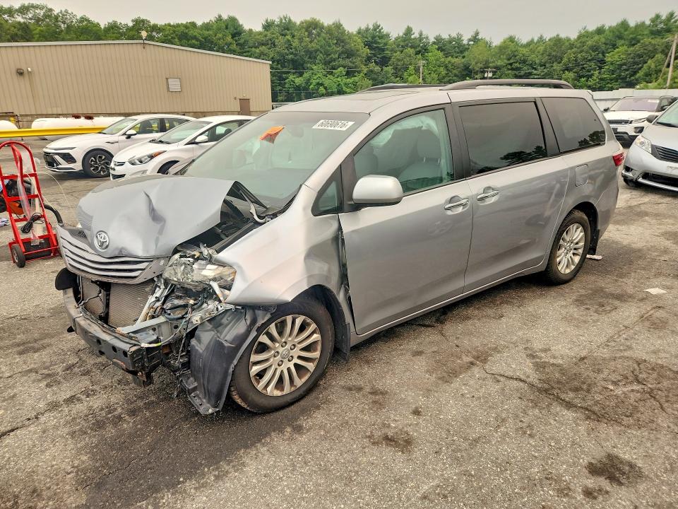 Продаж на аукціоні авто 2017 Toyota Sienna, vin: 5TDYZ3DC6HS851405, номер лоту: 60690616