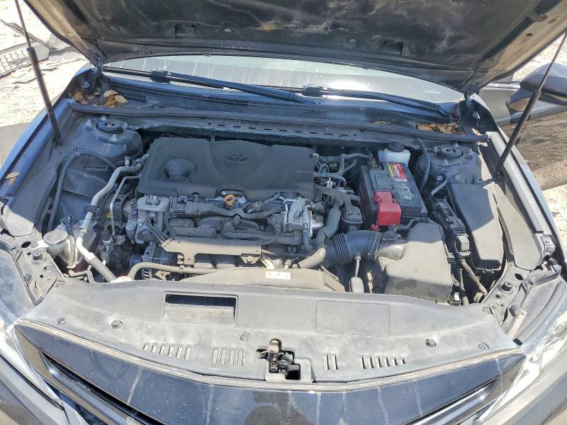 63373396 :رقم المزاد ، 4T1B11HK9JU158344 vin ، 2018 Toyota Camry مزاد بيع