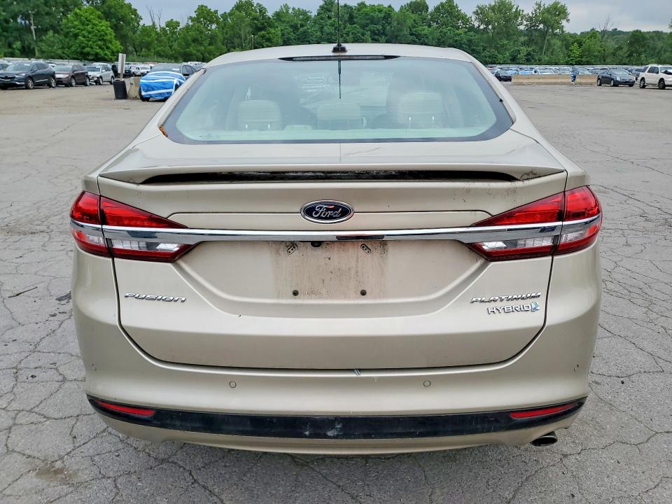 61810776 :رقم المزاد ، 3FA6P0RU9JR148280 vin ، 2018 Ford Fusion مزاد بيع