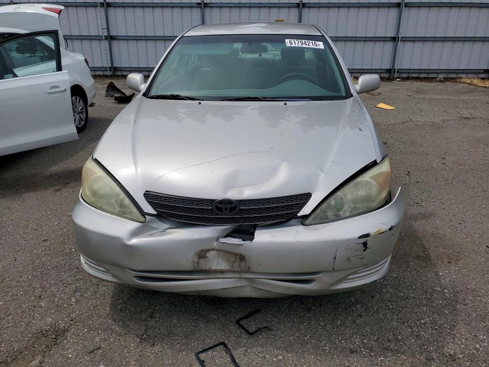 61794216 :رقم المزاد ، 4T1BE30K44U311924 vin ، 2004 Toyota Camry مزاد بيع