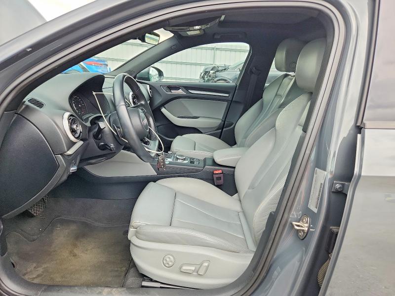 Продаж на аукціоні авто 2018 Audi A3, vin: WAUAUGFF4J1068727, номер лоту: 60450626