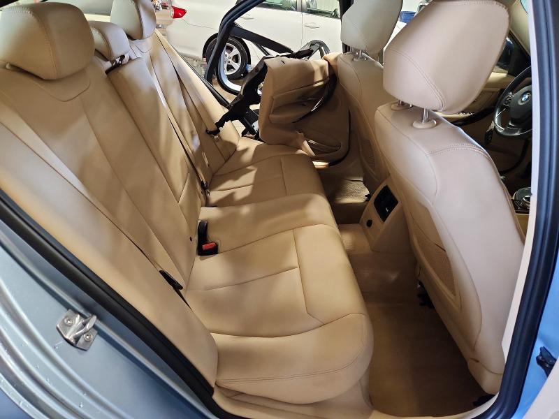 59951766 :رقم المزاد ، WBA3C3G53ENR25435 vin ، 2014 Bmw 320 مزاد بيع