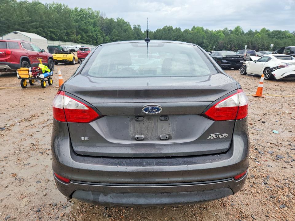 62093856 :رقم المزاد ، 3FADP4BJ7FM110369 vin ، 2015 Ford Fiesta مزاد بيع