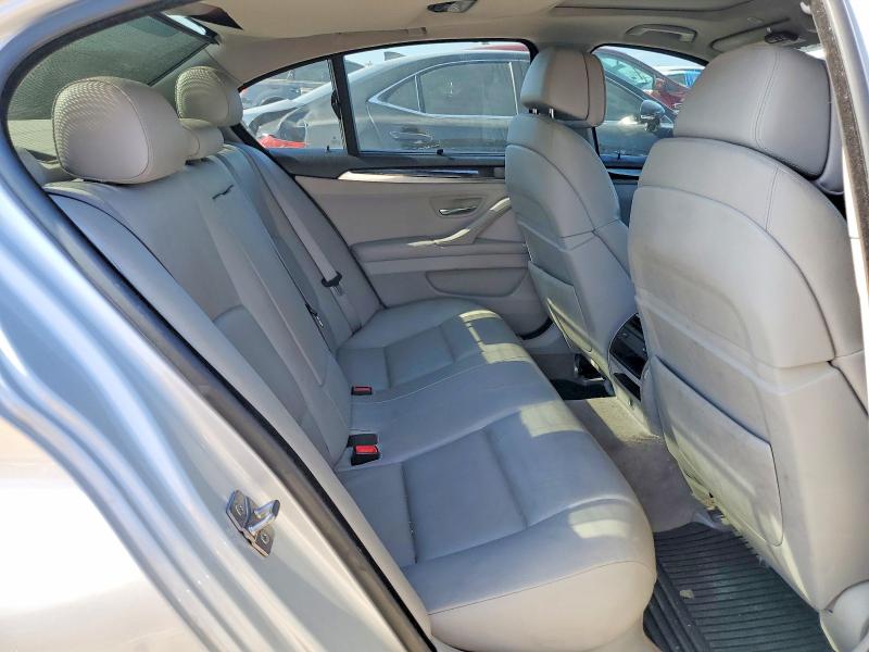 61801616 :رقم المزاد ، WBAFR7C57BC600030 vin ، 2011 Bmw 535 مزاد بيع