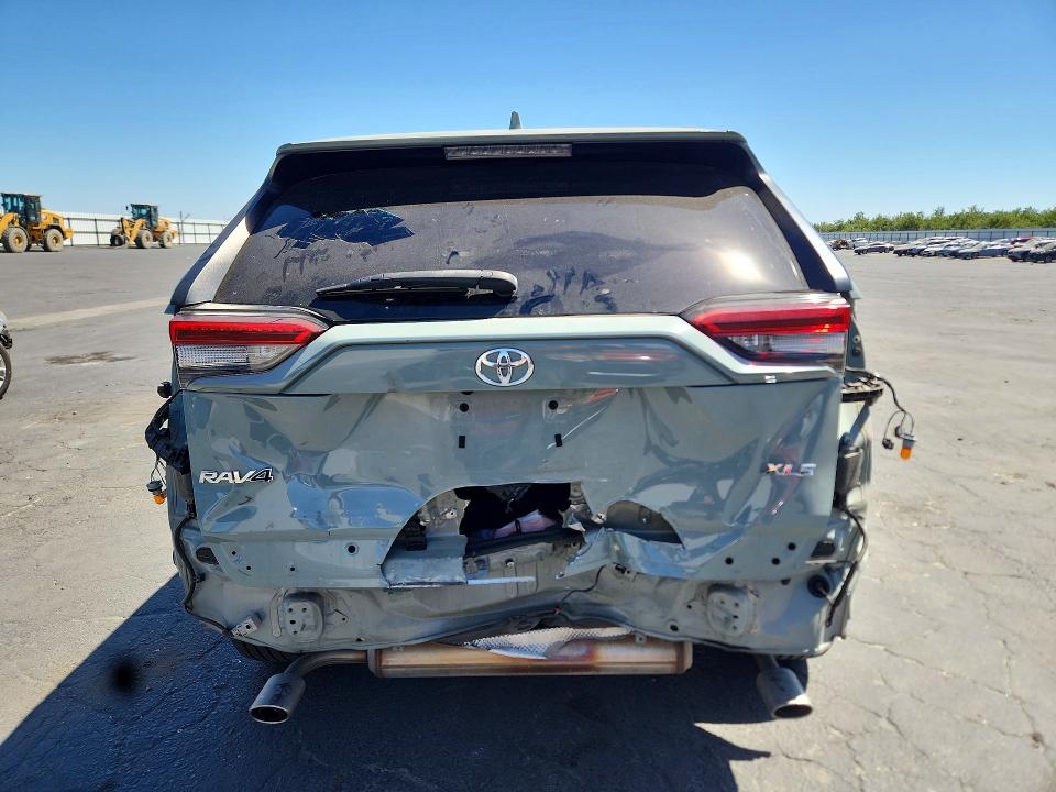 85626085 :رقم المزاد ، 2T3W1RFV1MW153843 vin ، 2021 Toyota Rav4 مزاد بيع