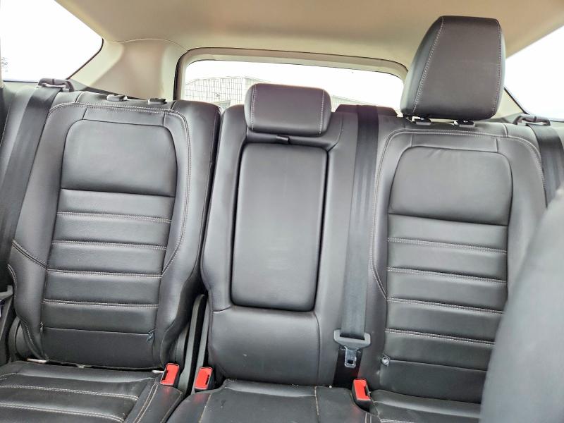 Продажа на аукционе авто 2017 Ford Escape, vin: 1FMCU9J9XHUA34661, номер лота: 60432926