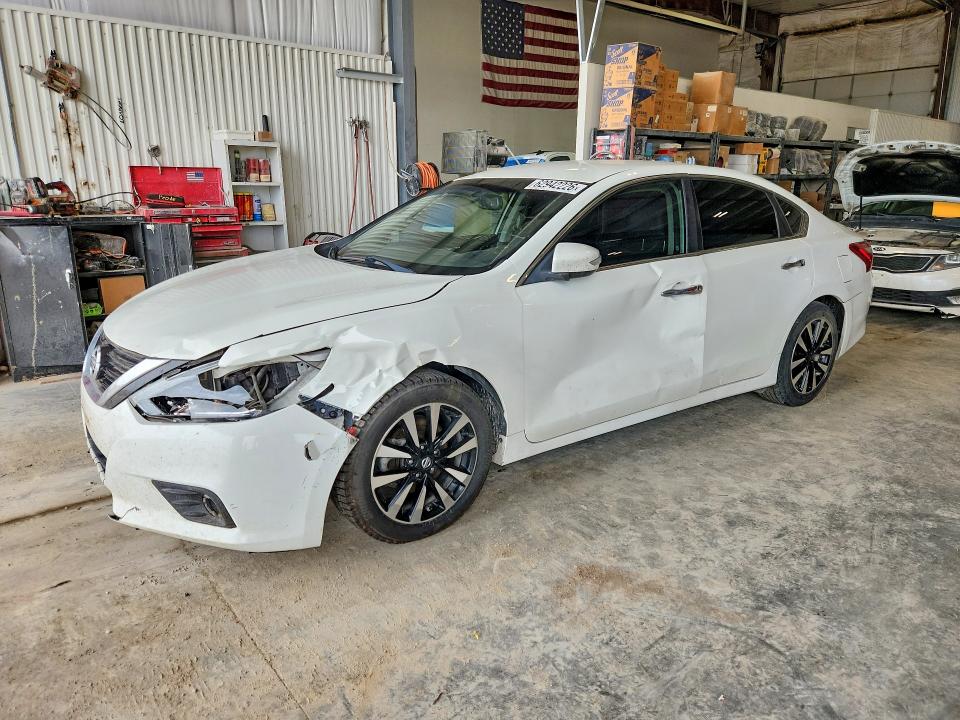 Продажа на аукционе авто 2018 Nissan Altima, vin: 1N4AL3AP9JC188788, номер лота: 62942226