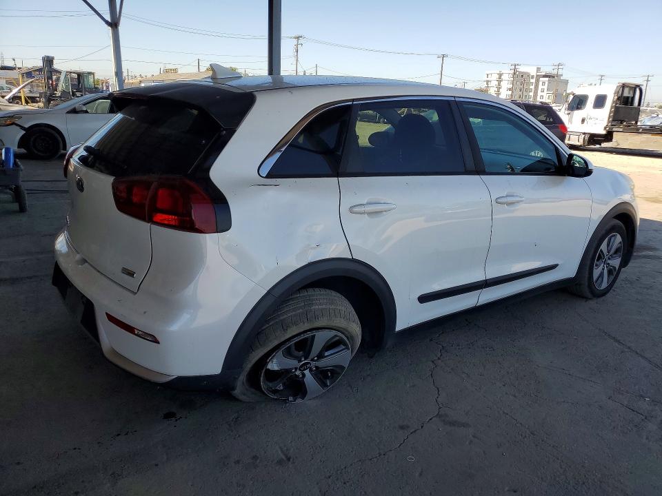 59880316 :رقم المزاد ، KNDCB3LC2J5210117 vin ، 2018 Kia Niro مزاد بيع