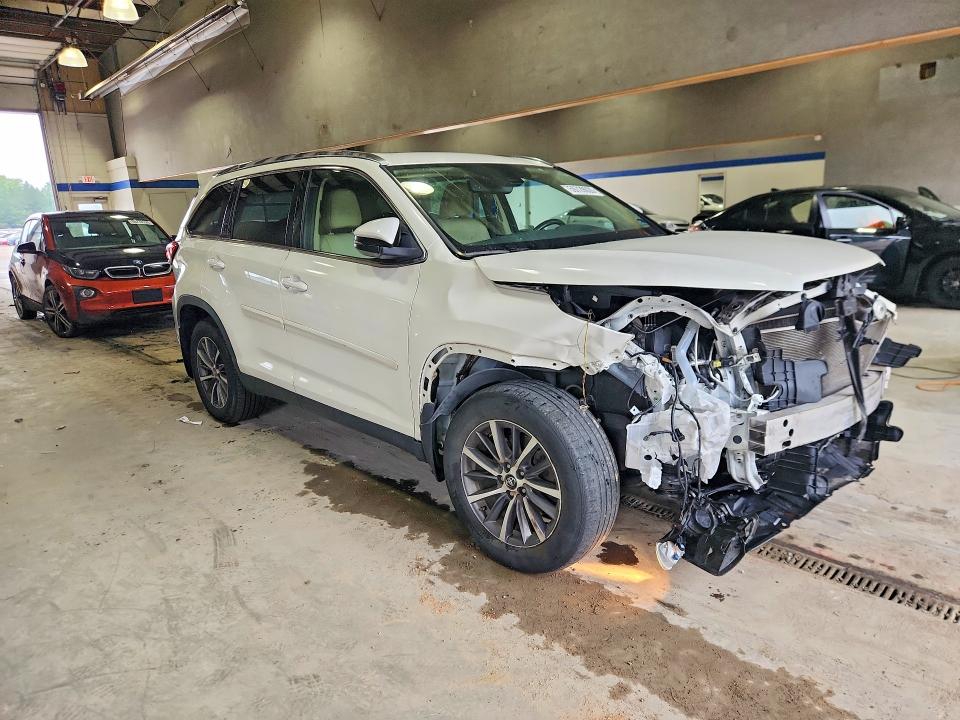 Aukcja sprzedaży 2019 Toyota Highlander, vin: 5TDJZRFH1KS701299, numer aukcji: 59729026
