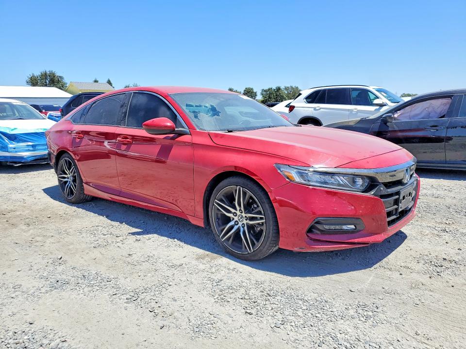 60506256 :رقم المزاد ، 1HGCV1F30JA205868 vin ، 2018 Honda Accord مزاد بيع