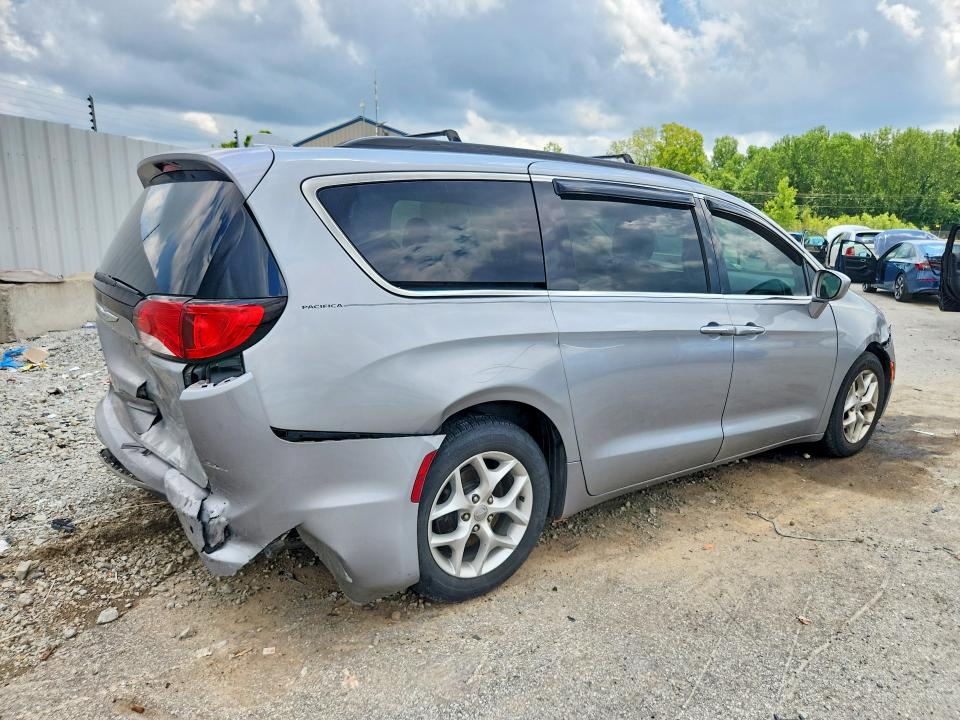 Продаж на аукціоні авто 2018 Chrysler Pacifica, vin: 2C4RC1FG0JR157480, номер лоту: 61798786