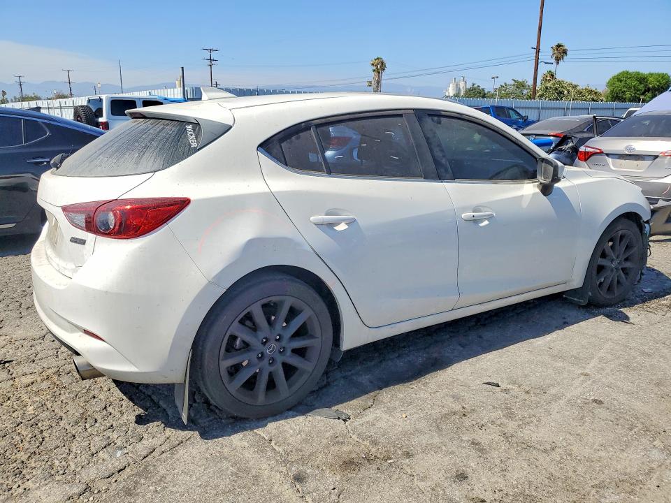60197236 :رقم المزاد ، 3MZBN1L37JM171202 vin ، 2018 Mazda 3 مزاد بيع