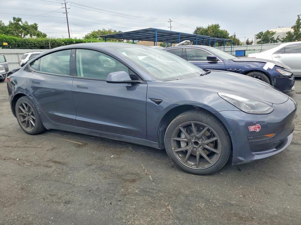 Продажа на аукционе авто 2022 Tesla Model 3, vin: 5YJ3E1EA3NF233675, номер лота: 61046436