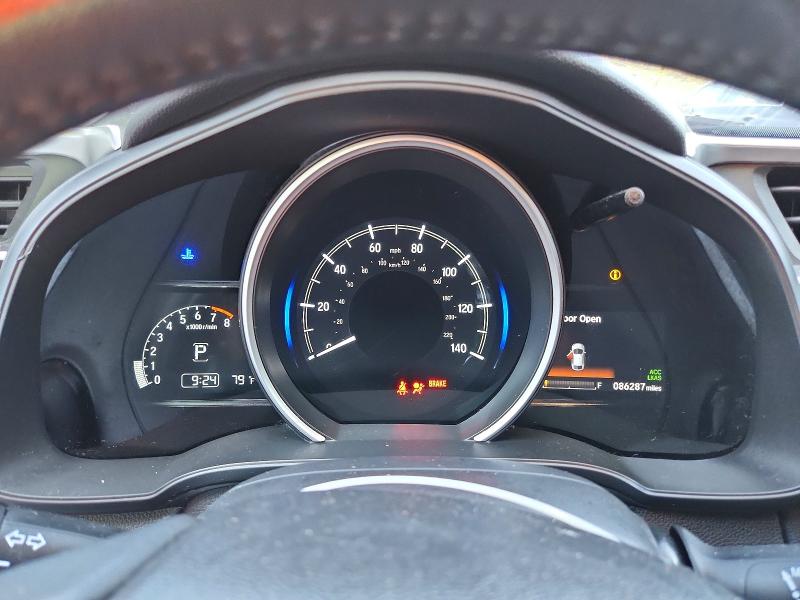 60003876 :رقم المزاد ، 3HGGK5H94JM700466 vin ، 2018 Honda Fit مزاد بيع