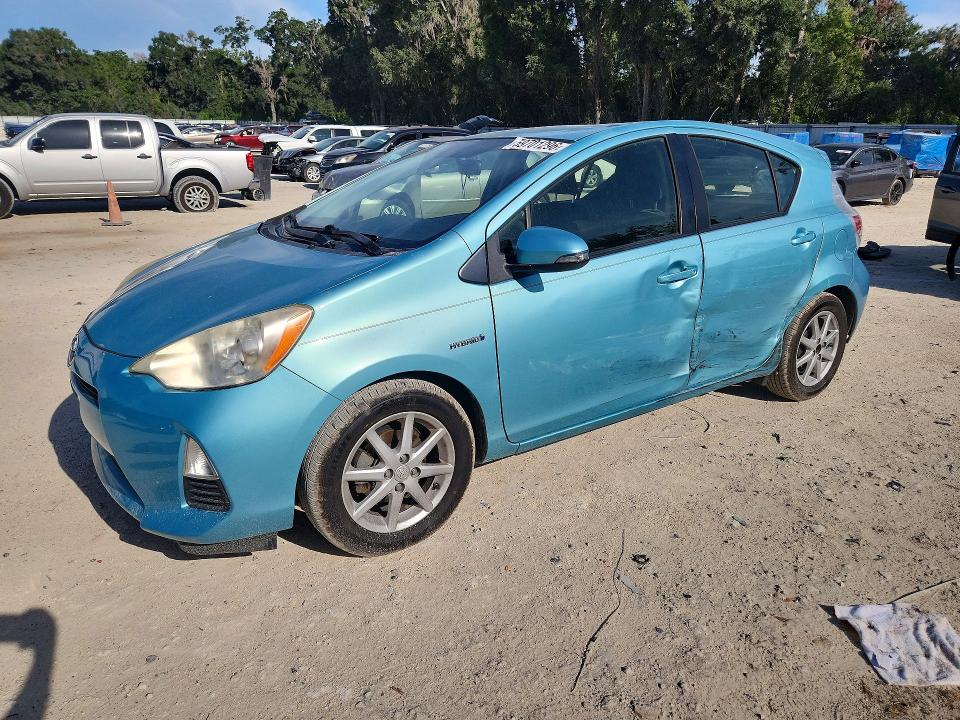 59701296 :رقم المزاد ، JTDKDTB3XD1039474 vin ، 2013 Toyota Prius C مزاد بيع