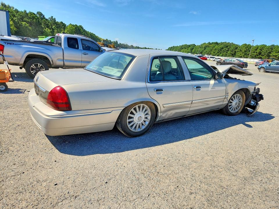 60587306 :رقم المزاد ، 2MEBM7FV3AX612512 vin ، 2010 Mercury Grand Marquis مزاد بيع