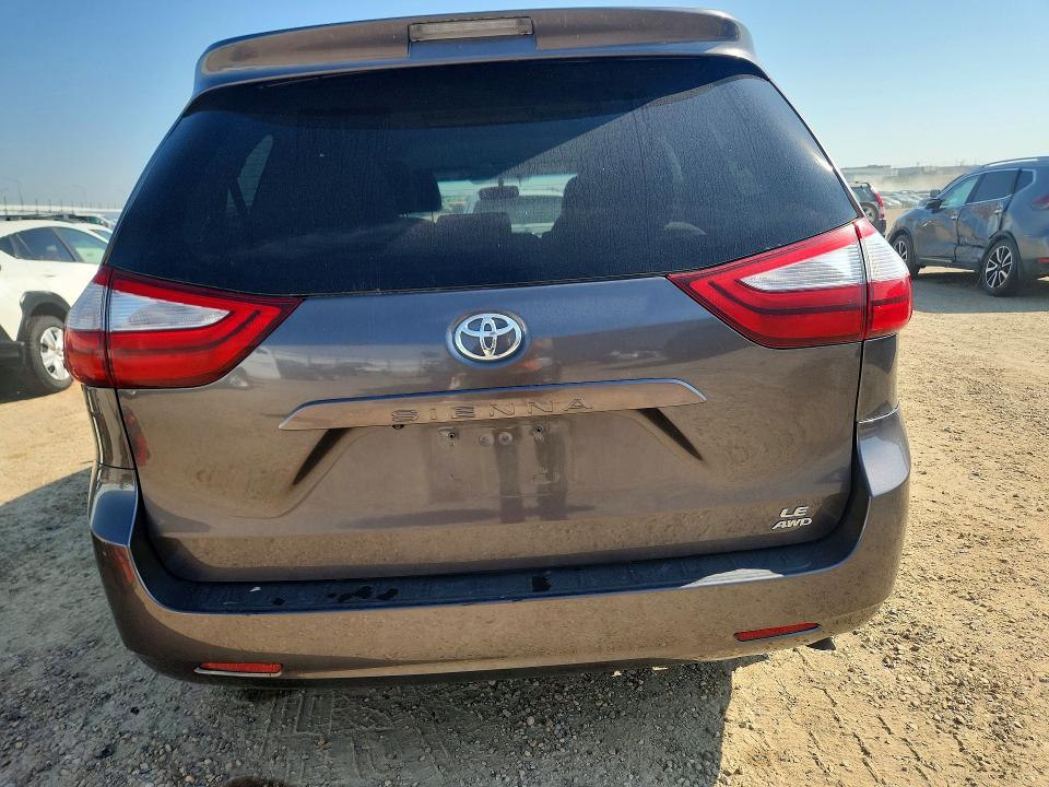 61426906 :رقم المزاد ، 5TDJK3DC8FS112409 vin ، 2015 Toyota Sienna Le مزاد بيع