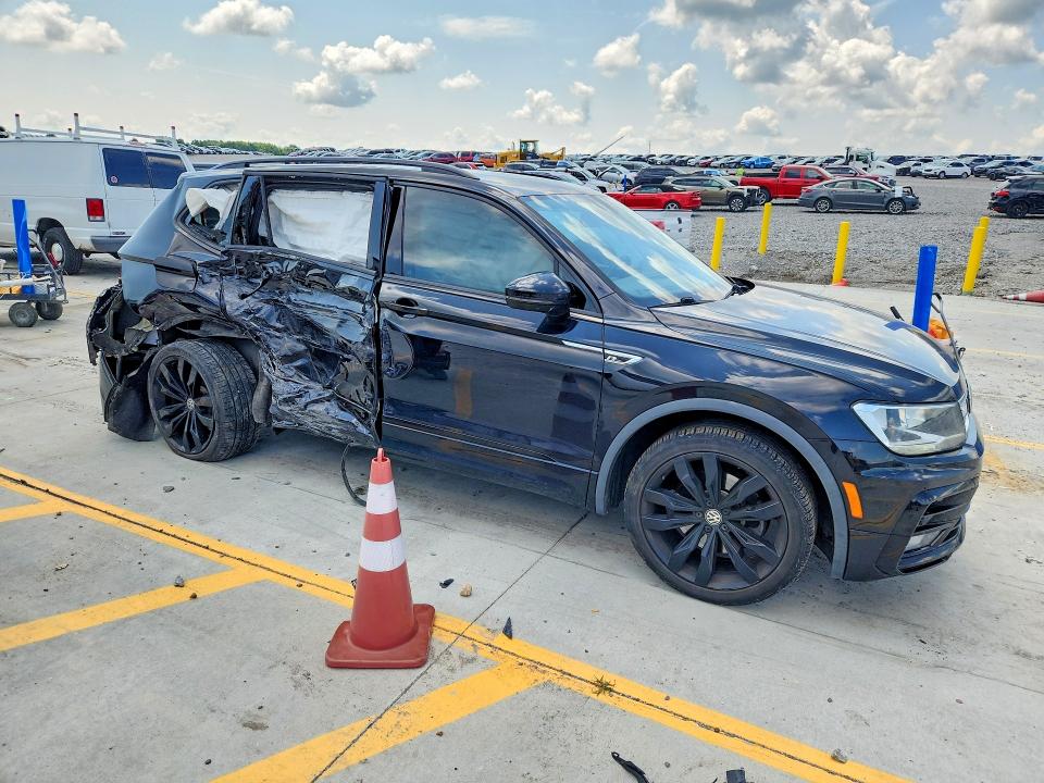 Продажа на аукционе авто 2020 Volkswagen Tiguan, vin: 3VV3B7AX5LM116809, номер лота: 62085476