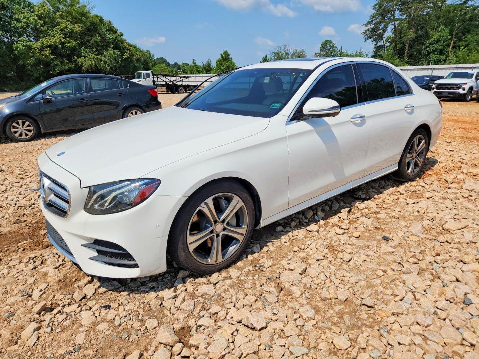 62869786 :رقم المزاد ، WDDZF4KB4HA065702 vin ، 2017 Mercedes-benz E مزاد بيع