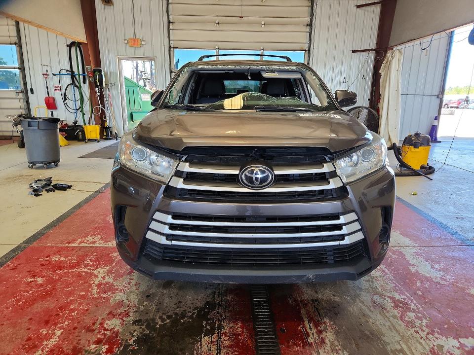 Продаж на аукціоні авто 2019 Toyota Highlander, vin: 5TDBZRFH6KS950430, номер лоту: 62350896