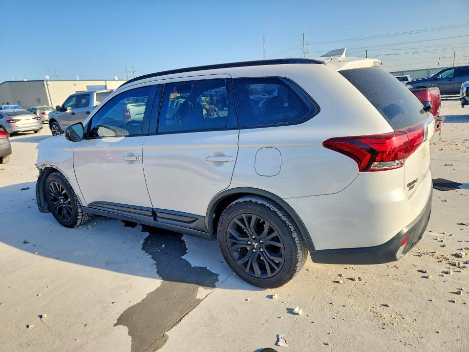 Продаж на аукціоні авто 2018 Mitsubishi Outlander, vin: JA4AD3A33JZ050532, номер лоту: 61969846