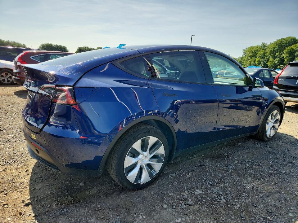 58782586 :رقم المزاد ، 7SAYGDEEXNF418605 vin ، 2022 Tesla Model Y مزاد بيع
