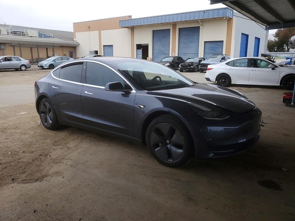 Продаж на аукціоні авто 2018 Tesla Model 3, vin: 5YJ3E1EB4JF129005, номер лоту: 59863416