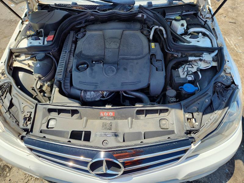 2014 Mercedes-benz C მანქანა იყიდება აუქციონზე, vin: WDDGF8AB2EA923339, აუქციონის ნომერი: 59312876