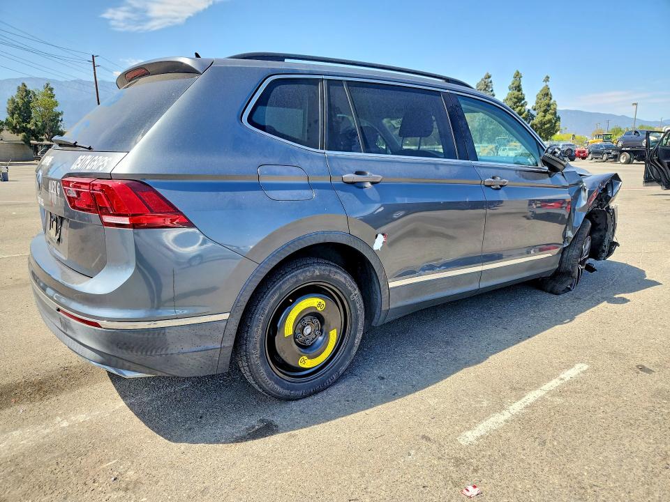 62045756 :رقم المزاد ، 3VV3B7AX0JM061652 vin ، 2018 Volkswagen Tiguan مزاد بيع