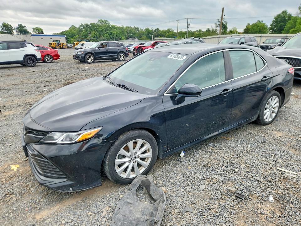 62023526 :رقم المزاد ، 4T1B11HK2KU742490 vin ، 2019 Toyota Camry مزاد بيع