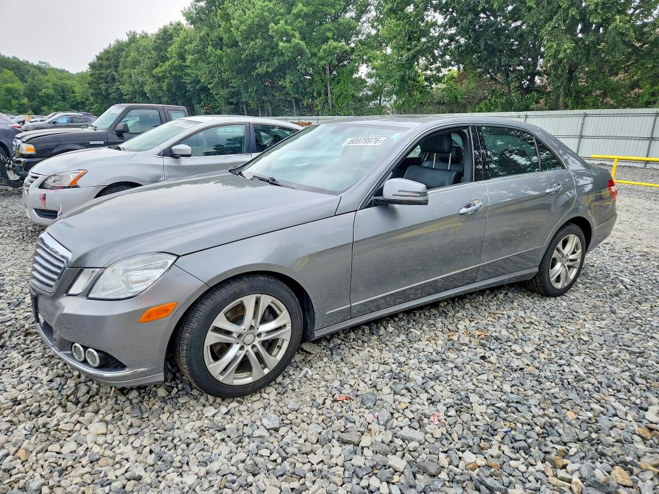 60979976 :رقم المزاد ، WDDHF8HB5BA365136 vin ، 2011 Mercedes-benz E مزاد بيع