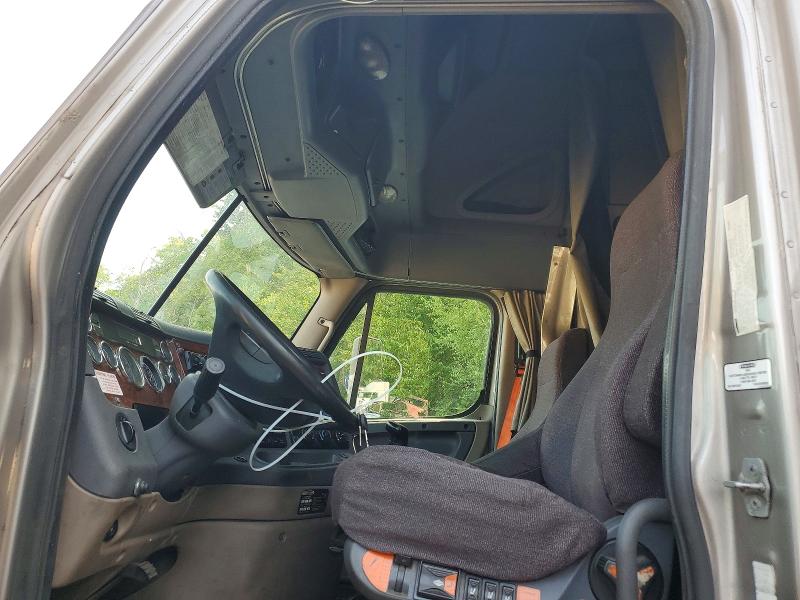 Продаж на аукціоні авто 2013 Freightliner Cascadia 125, vin: 1FUJGLDR4DSBV3013, номер лоту: 61699326