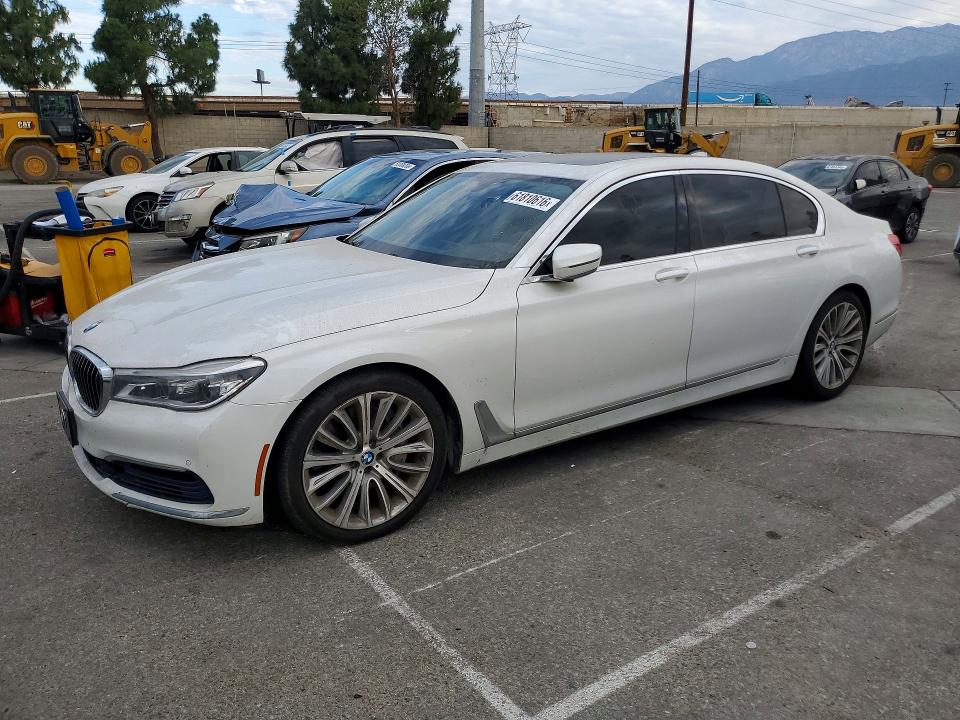 61810616 :رقم المزاد ، WBA7F2C53GG415098 vin ، 2016 Bmw 750 مزاد بيع