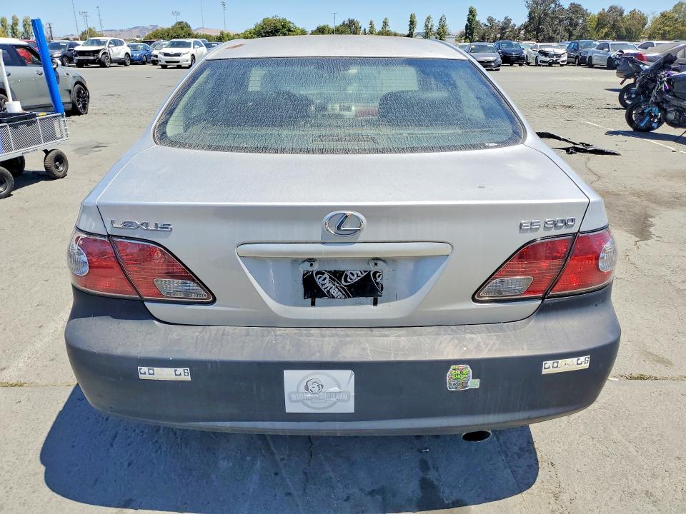 63038526 :رقم المزاد ، JTHBF30G520086672 vin ، 2002 Lexus Es مزاد بيع