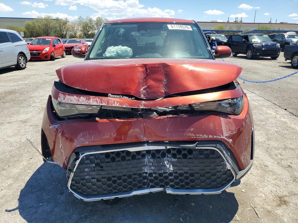 61178576 :رقم المزاد ، KNDJ23AU6P7848290 vin ، 2023 Kia Soul مزاد بيع