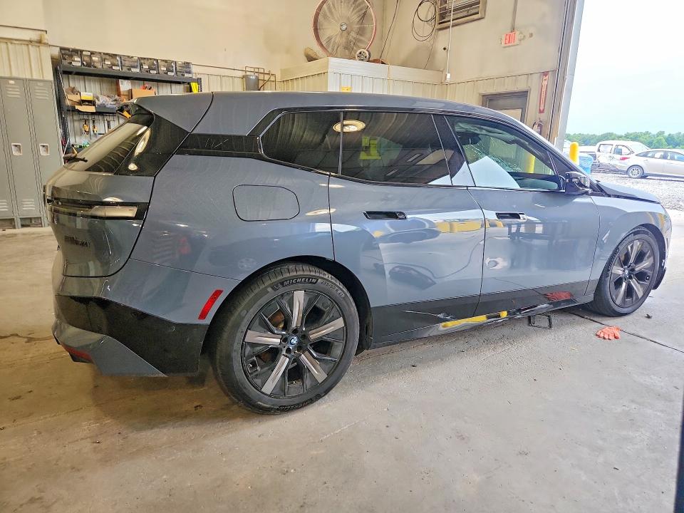 61187036 :رقم المزاد ، WB533CF07PCM48172 vin ، 2023 Bmw Ix مزاد بيع