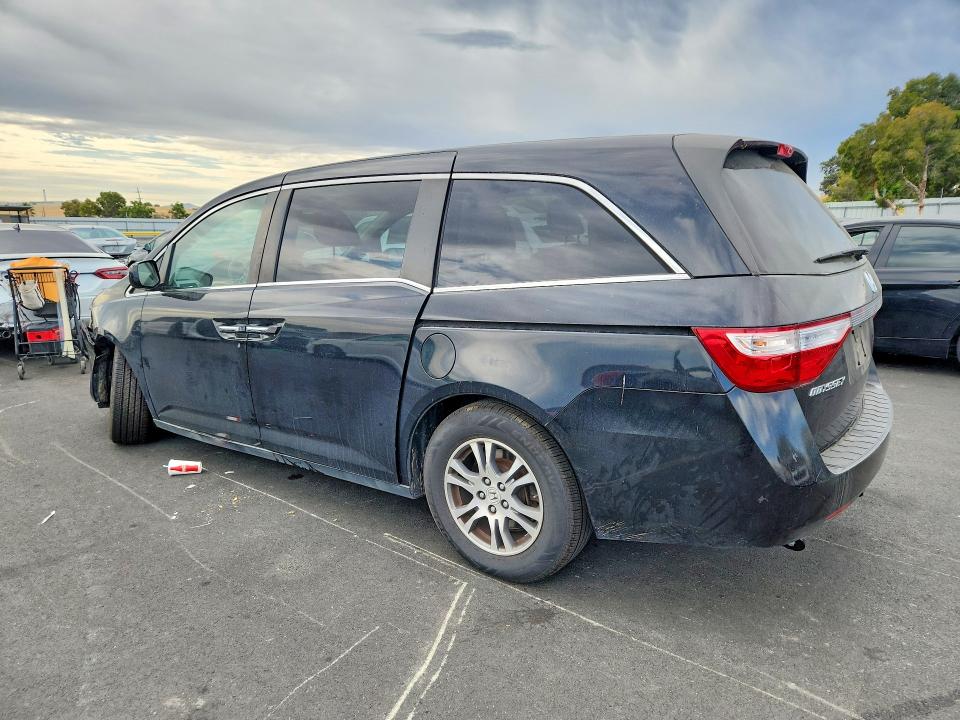 60862106 :رقم المزاد ، 5FNRL5H68DB045909 vin ، 2013 Honda Odyssey مزاد بيع