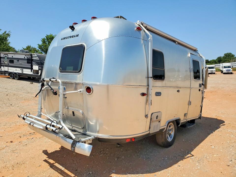 60662576 :رقم المزاد ، 1STCMAA11MJ557385 vin ، 2021 Airstream Camper مزاد بيع
