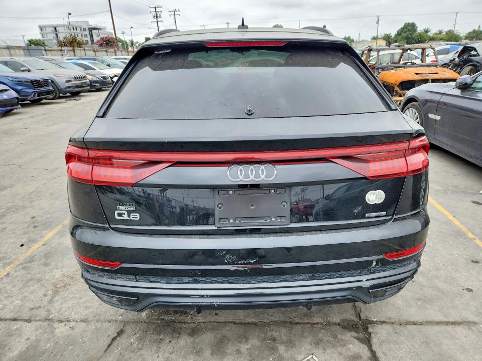 59616536 :رقم المزاد ، WA1EVAF18LD006634 vin ، 2020 Audi Q8 مزاد بيع